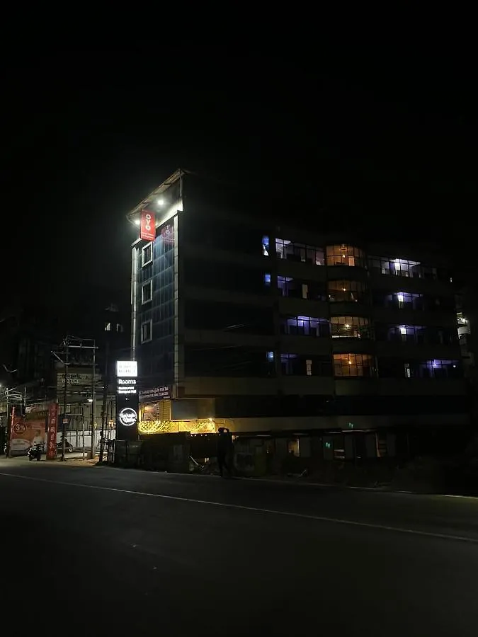 **  Tower 21 Regency Hotel Kochi Hindistan